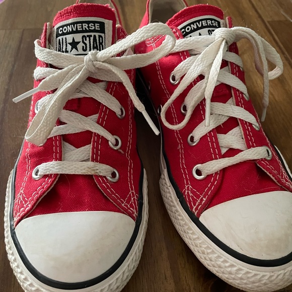 Red Converse Chuck Taylor All Star Classic Kids US Sz 2 - Picture 2 of 6